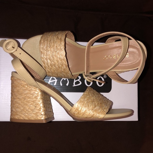 Bamboo Maddy Natural Heels - Picture 5 of 10